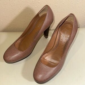 Max Azria platform pumps size 36 1/2. US 5.5